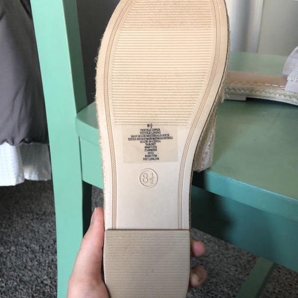 Size 8 1/2 women’s fashionable sandals. - Picture 7 of 8